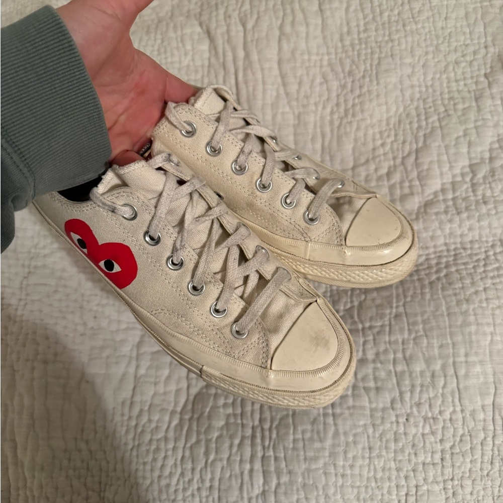 Comme des Garcons PLAY Cream Sneakers with Red Heart - Picture 3 of 8